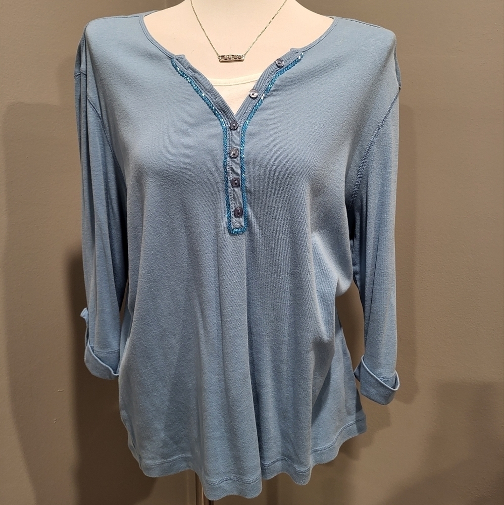 Eye catching top perfect for spring and summer months